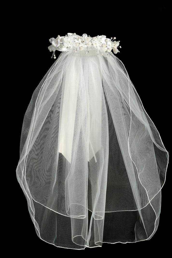 White Flower and Pearl Crown Veil 037